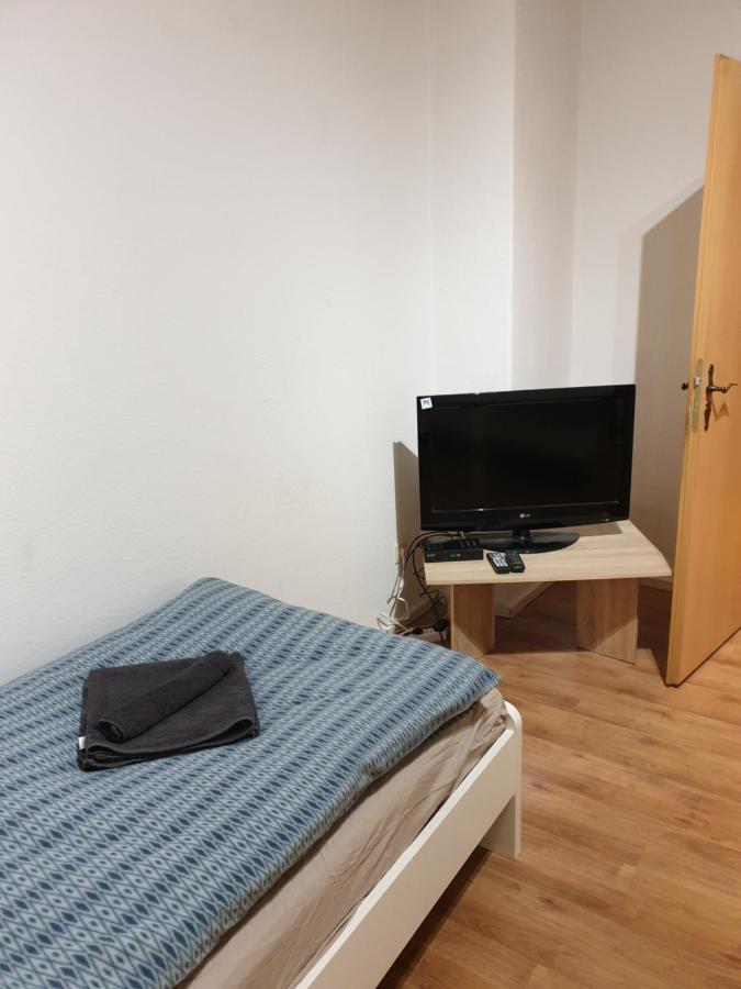 Fewo Nina 2 - Monteurwohnung Weißenfels Exterior foto